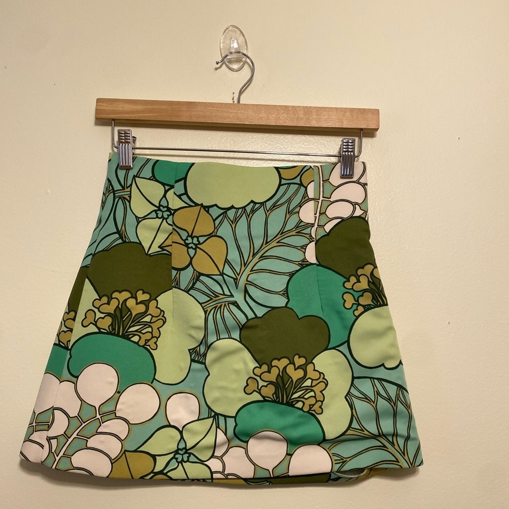 Zara Green Multi Floral Mini Skirt. Size XS